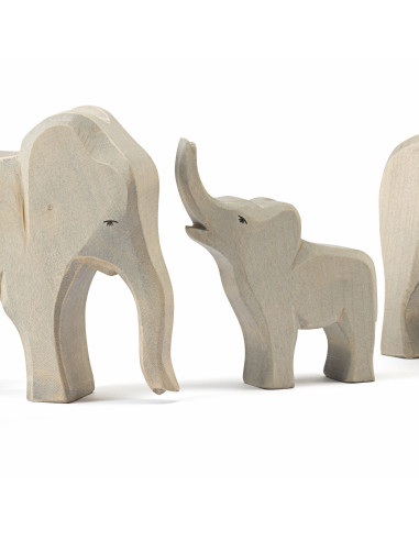 Kleine olifant slurf omhoog Ostheimer