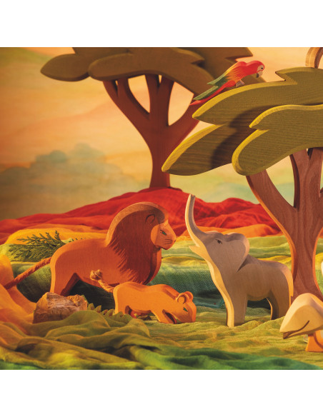 Kleine leeuw met kop omlaag Ostheimer