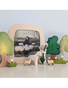 Gras klein met witte bloem 2