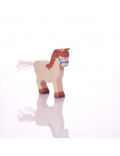 Paard met halster Holztiger 2