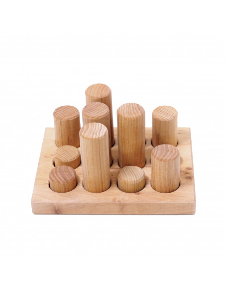 Kleine cilinders in sorteerbord naturel