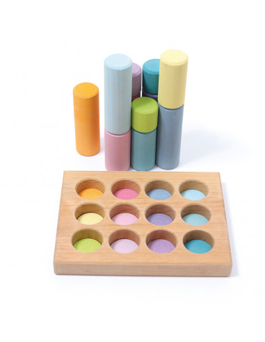Kleine cilinders in sorteerbord pastel