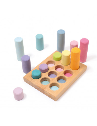 Kleine cilinders in sorteerbord pastel