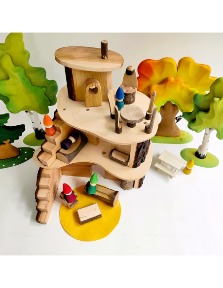 Eikenboom XL met specht in herfstkleuren Eikenboom XL met specht in herfstkleuren