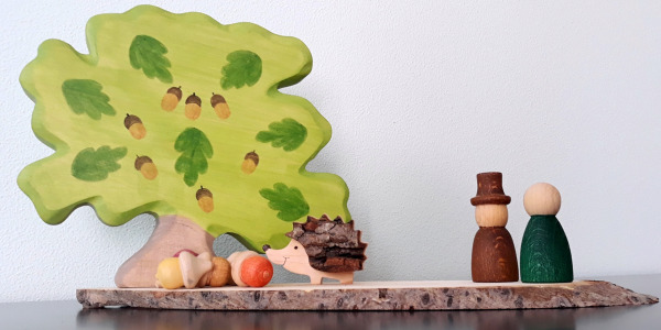 Mini herfst tafel op een XL houten schijf